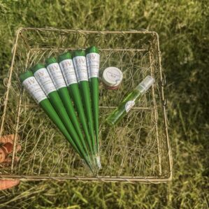 6 Bridal handcone 2 aftercares (organic)