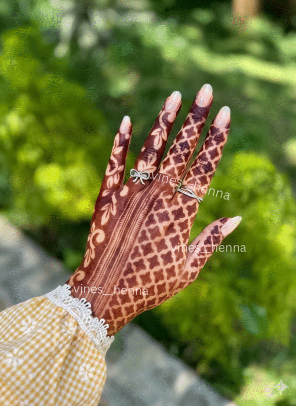 Semi bridal henna stencil (1 hand) V7