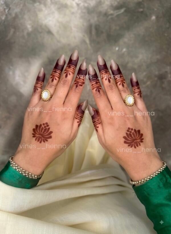 Onam Lotus henna stencil (2hand) V35
