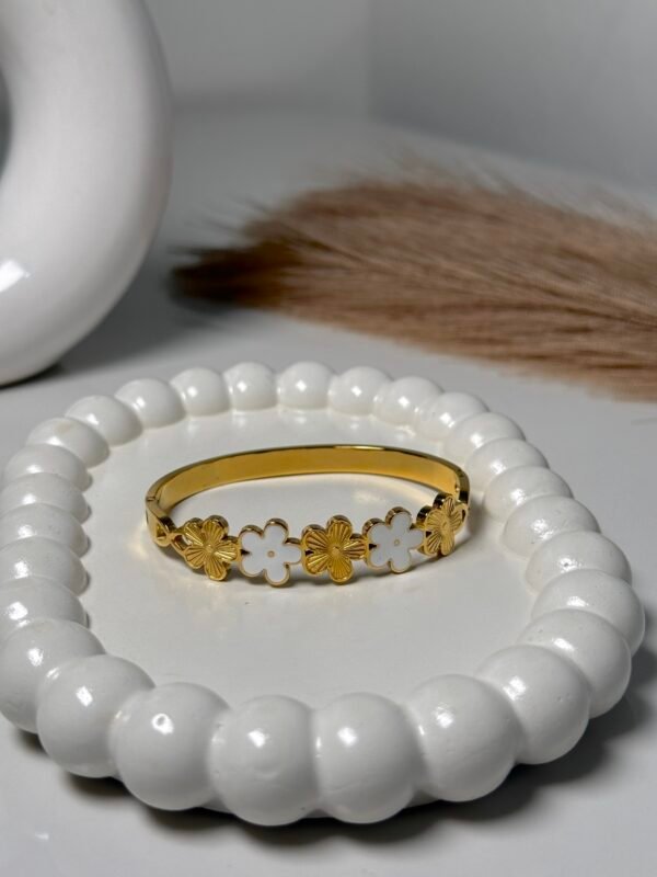 White & golden Flower Bangle